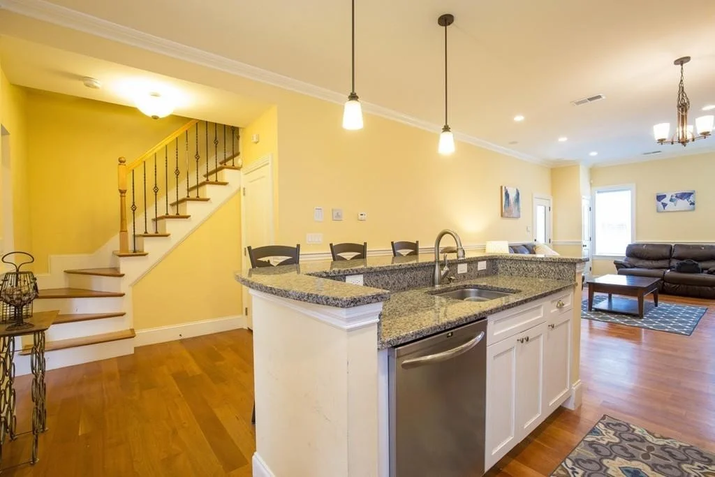 8 Gates St, South Boston