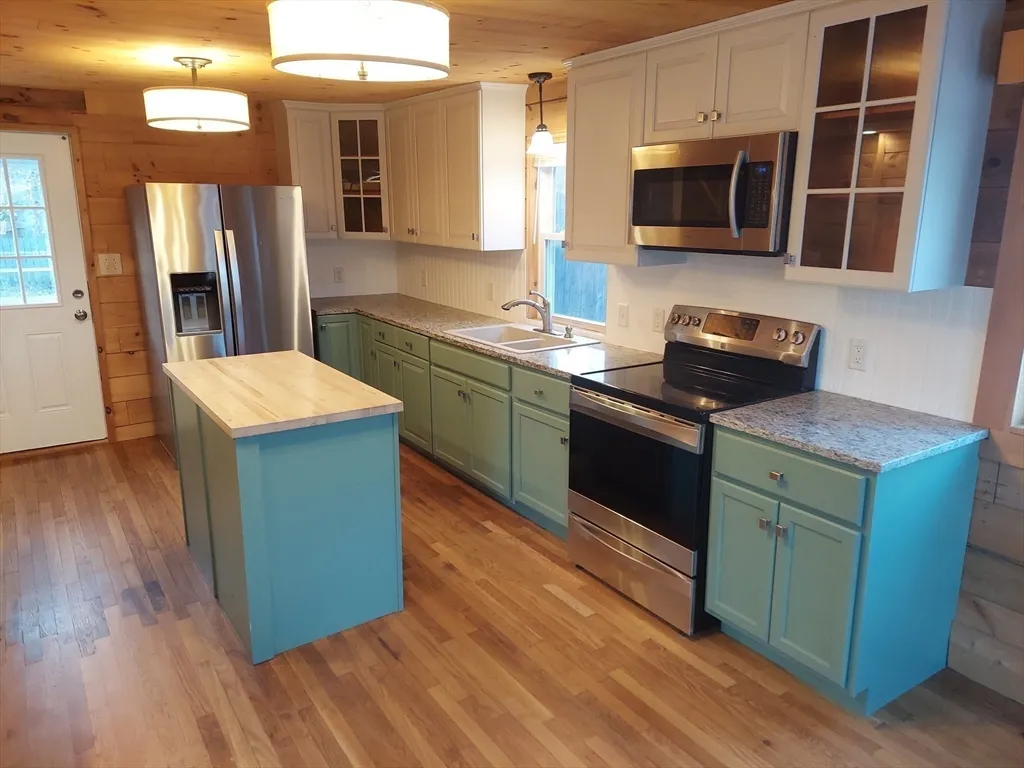 8 Phillips St, Attleboro