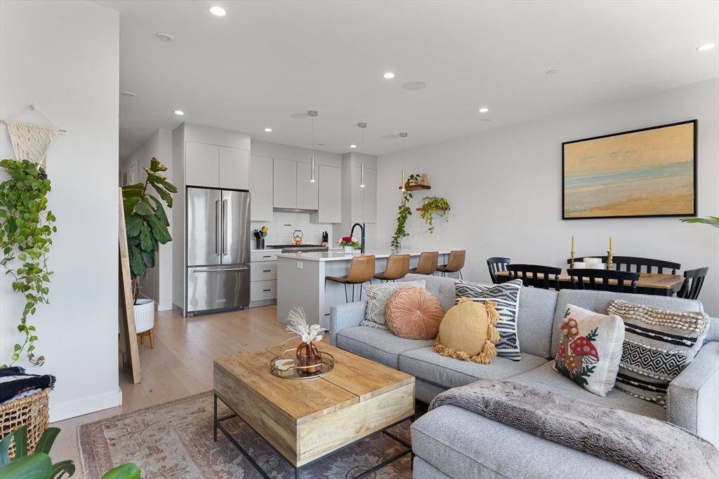 340 W 2nd St, South Boston