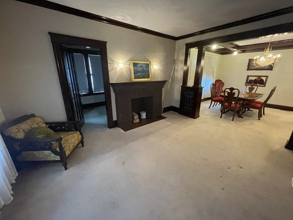 51 Richmond Ave, West Side