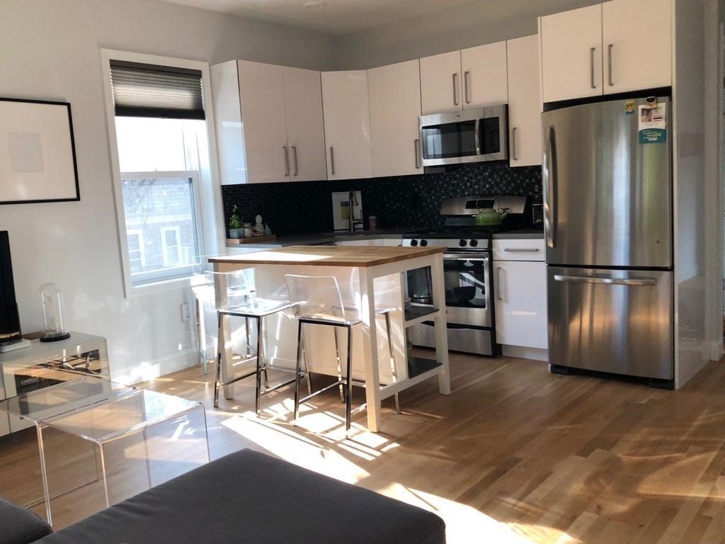 157 Salisbury Rd, Chestnut Hill