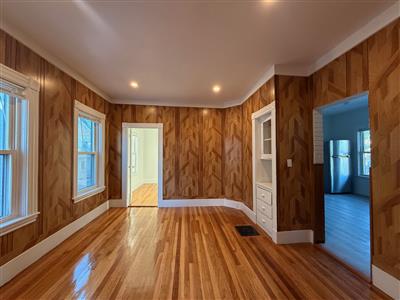 16 Stanford Ter, Ward Two