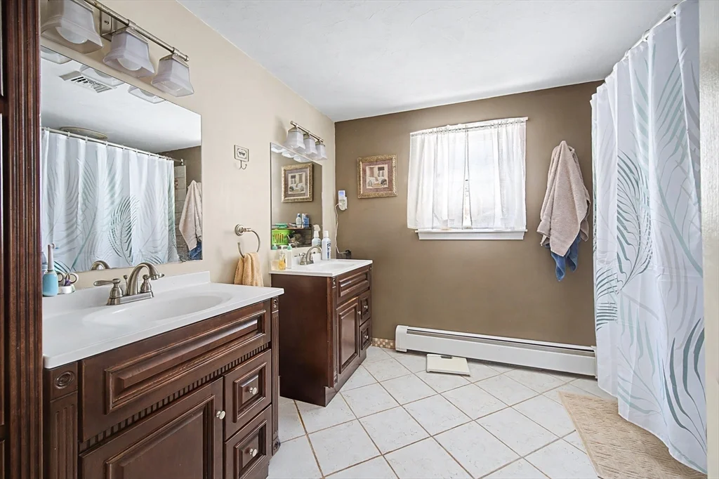 268 Wood St, Hopkinton