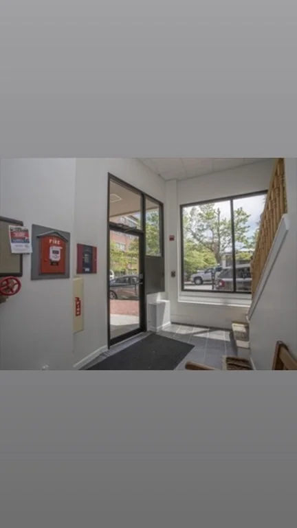 145 Union St, Center