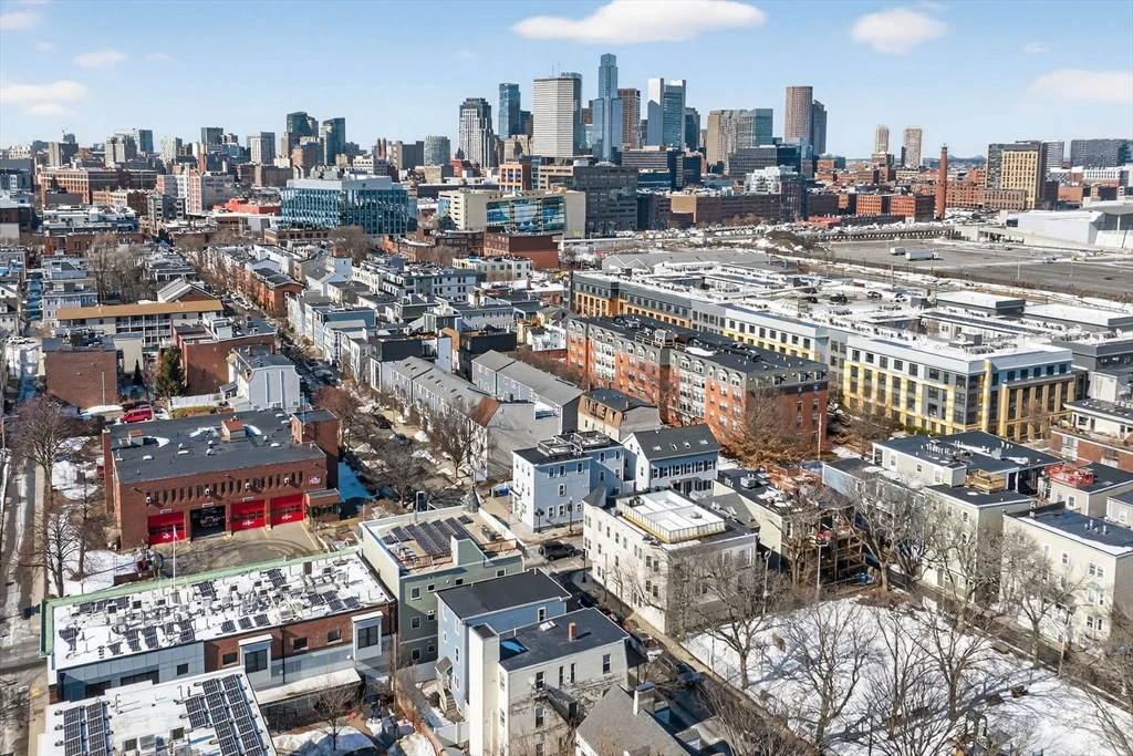 170 W 3rd St, South Boston