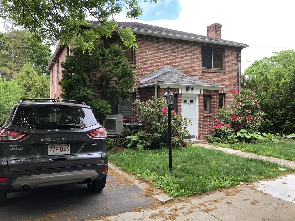 9 Reservoir Rd, Chestnut Hill