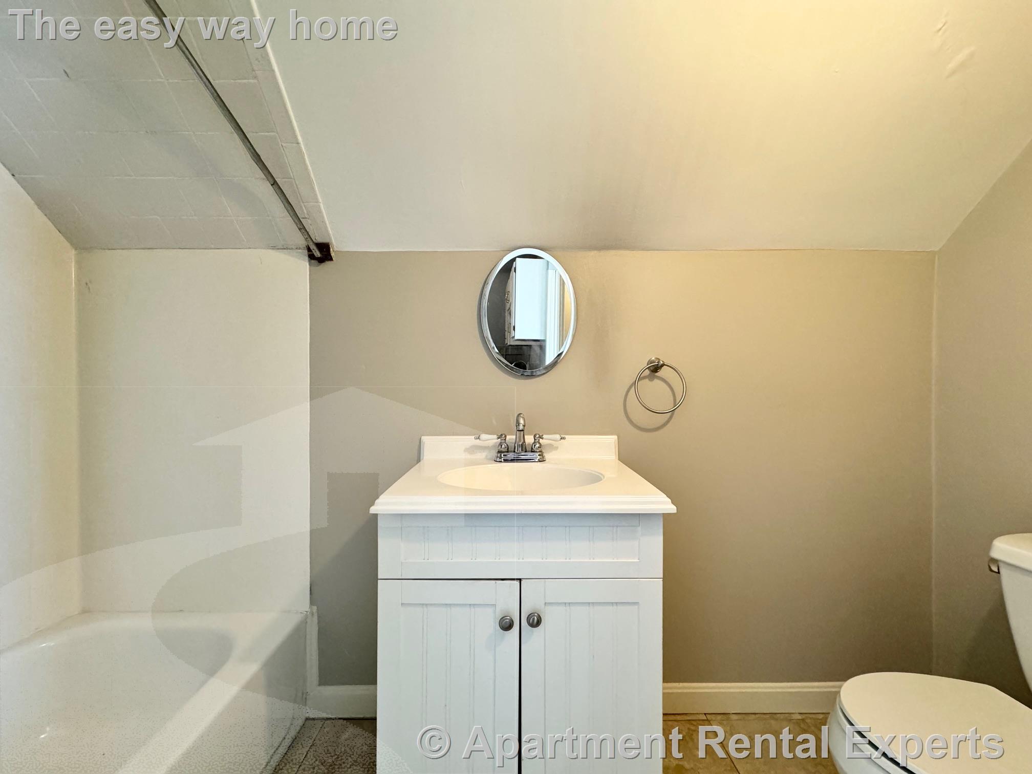 8 Charnwood Rd, Davis Square