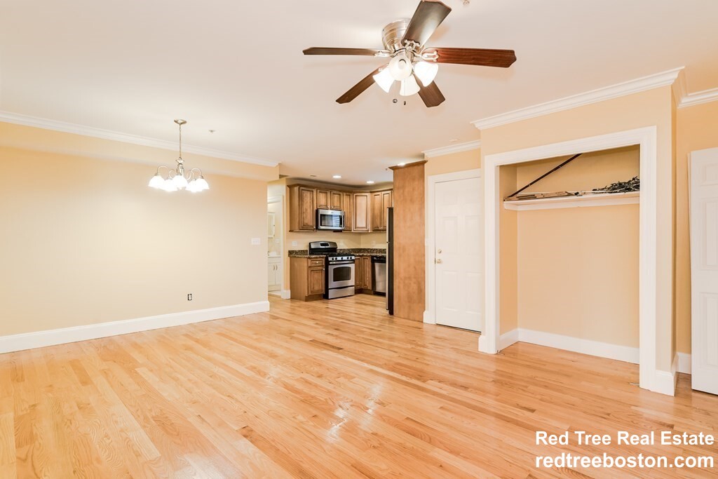 164 Boylston St, Jamaica Plain