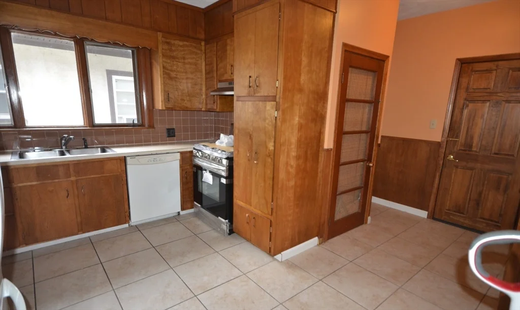 20 Benton Rd, Tufts University