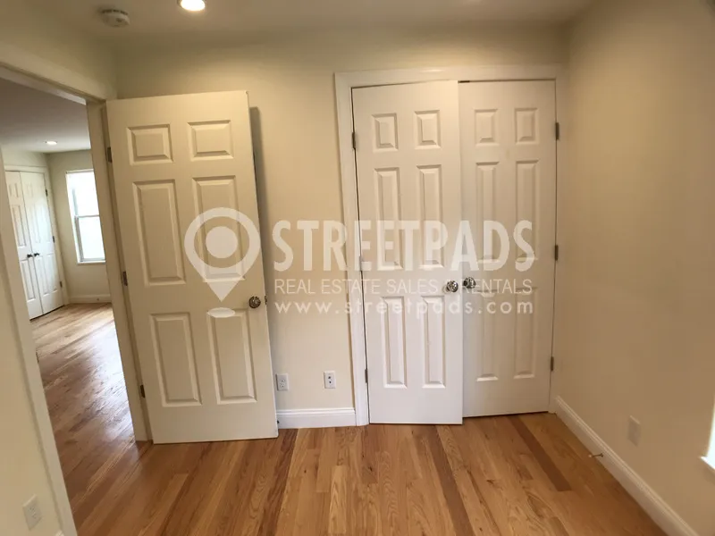 379 Harvard St, Mid-Cambridge
