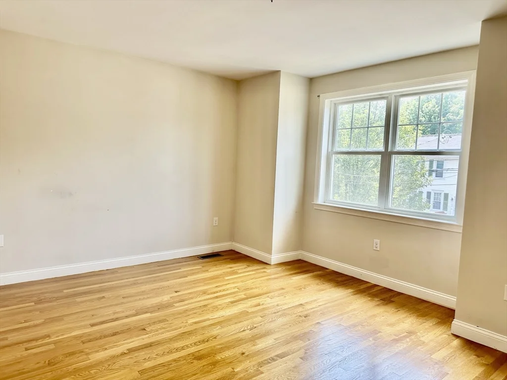 183 Summer St, Watertown