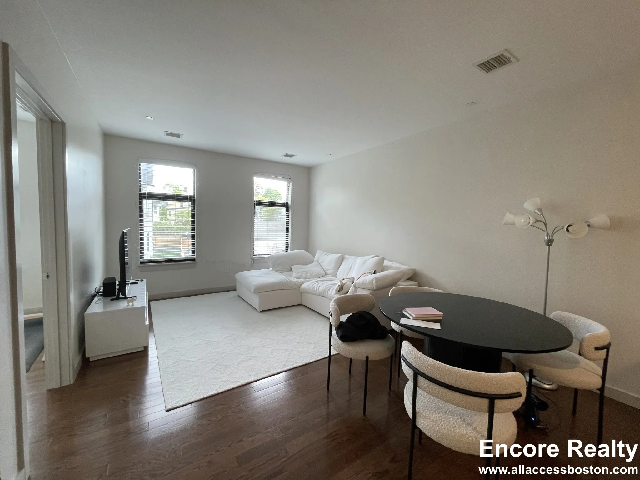 455 Harvard St, North Brookline