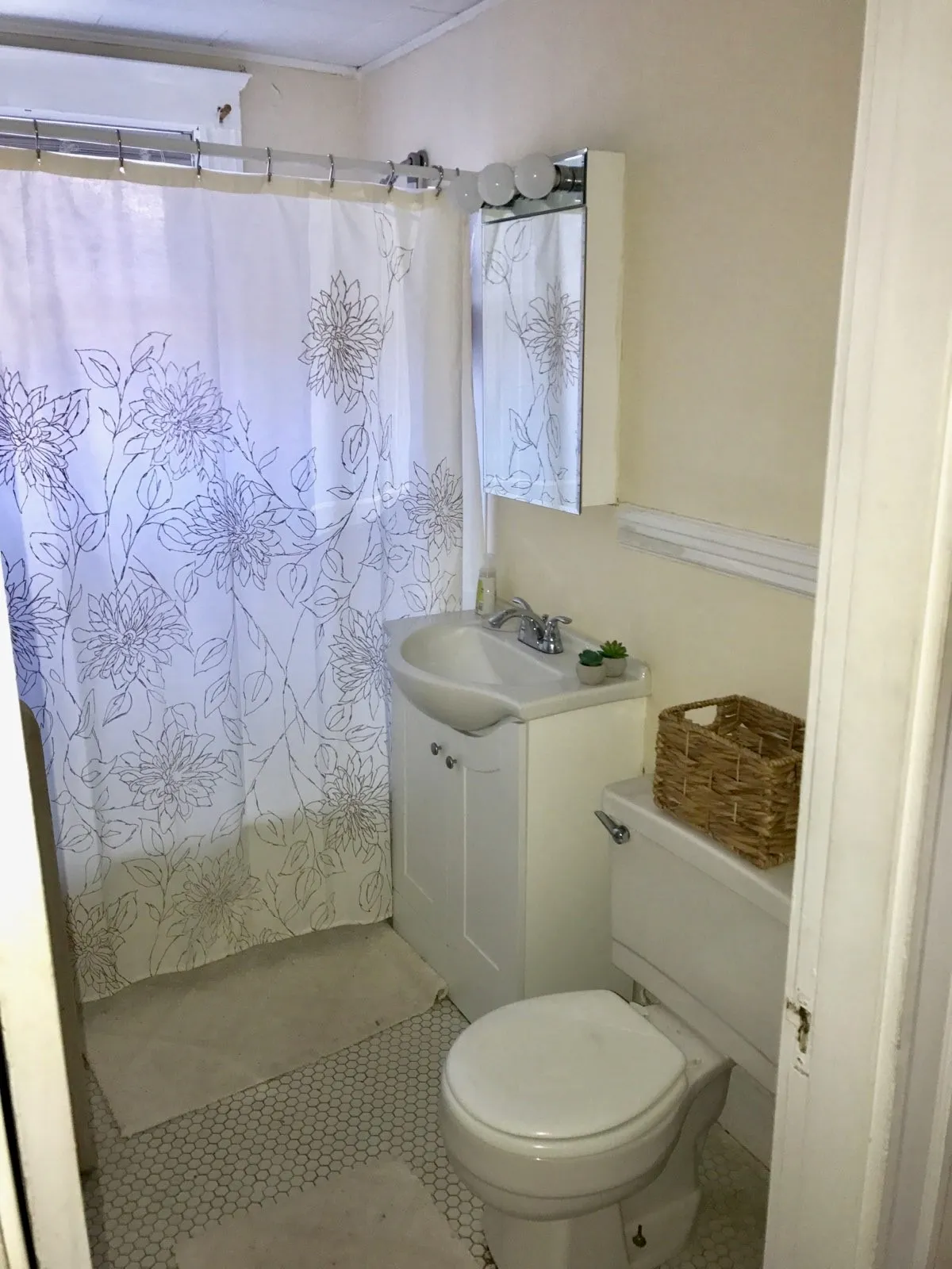 171 Hillside St, Mission Hill