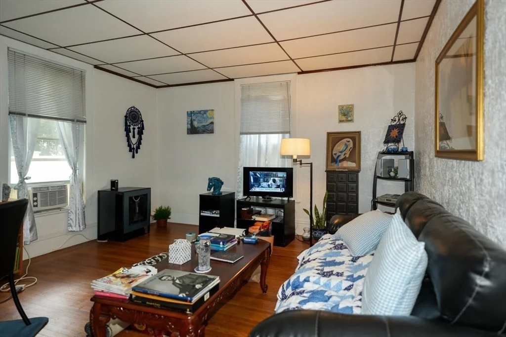 18 Summit Ave, Prospect Hill