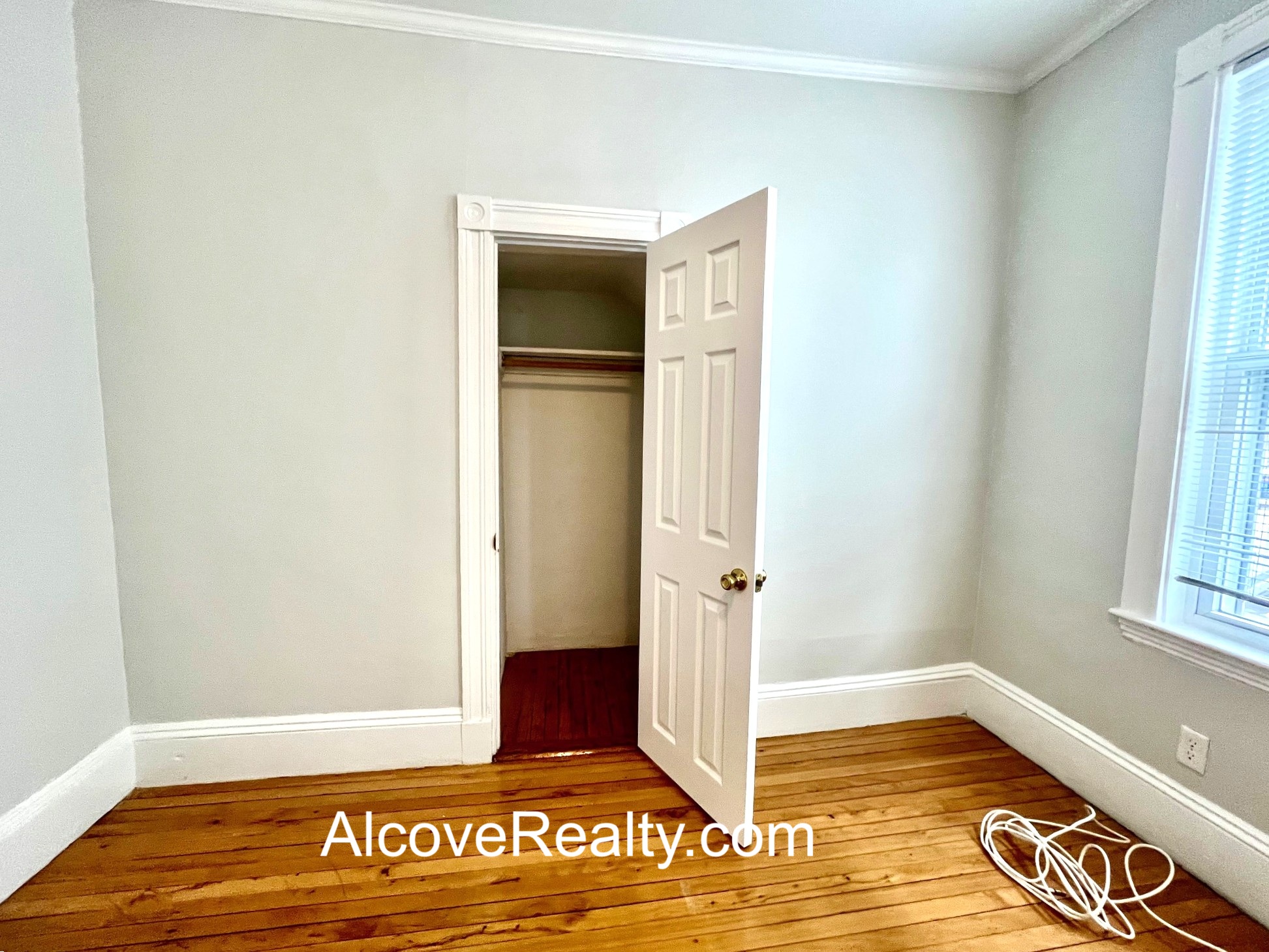 15 Farragut Ave, West Somerville