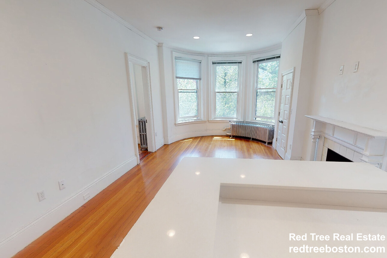 379 Commonwealth Ave, Back Bay