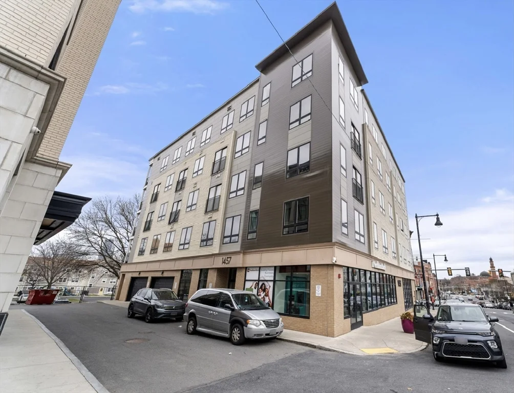 1457 Tremont St, Mission Hill