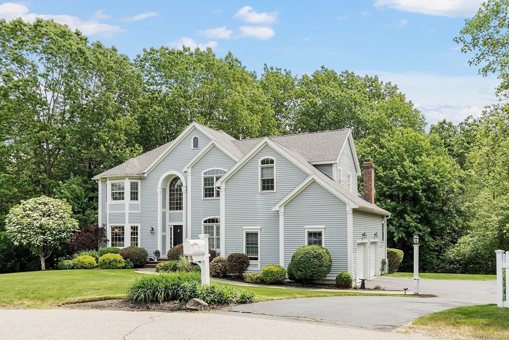 22 Periwinkle Way, North Andover