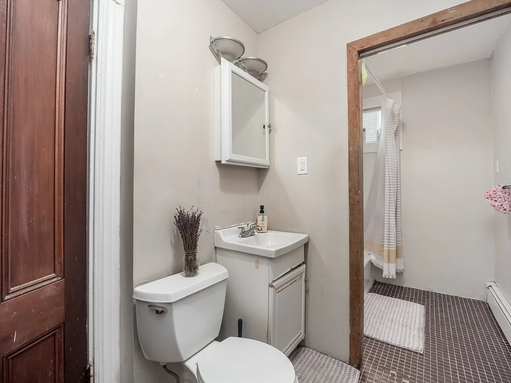 318 Beacon St, Ward Two