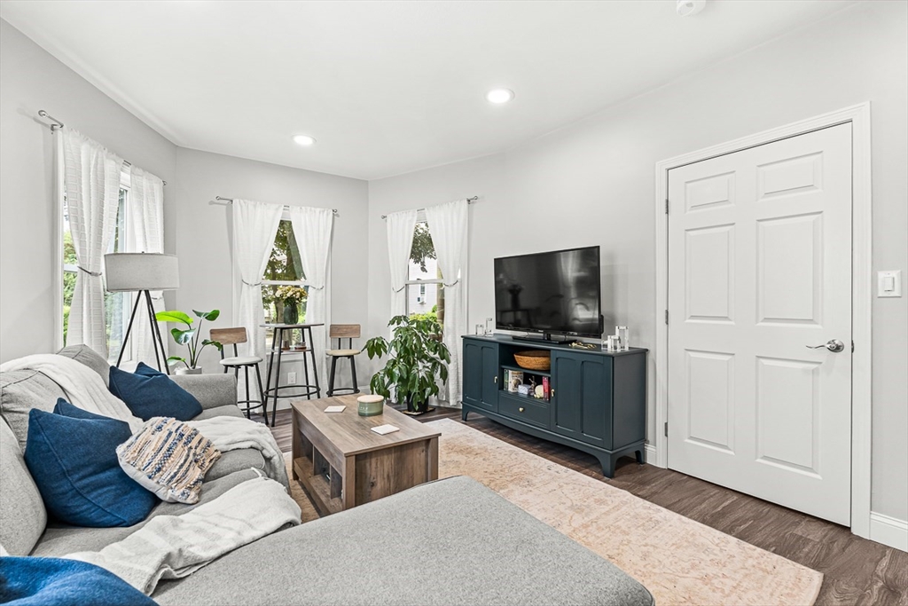 29 Harvard St, Winchester