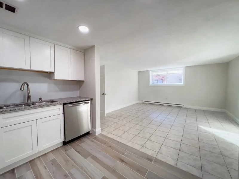 592 American Legion Highway, Roslindale