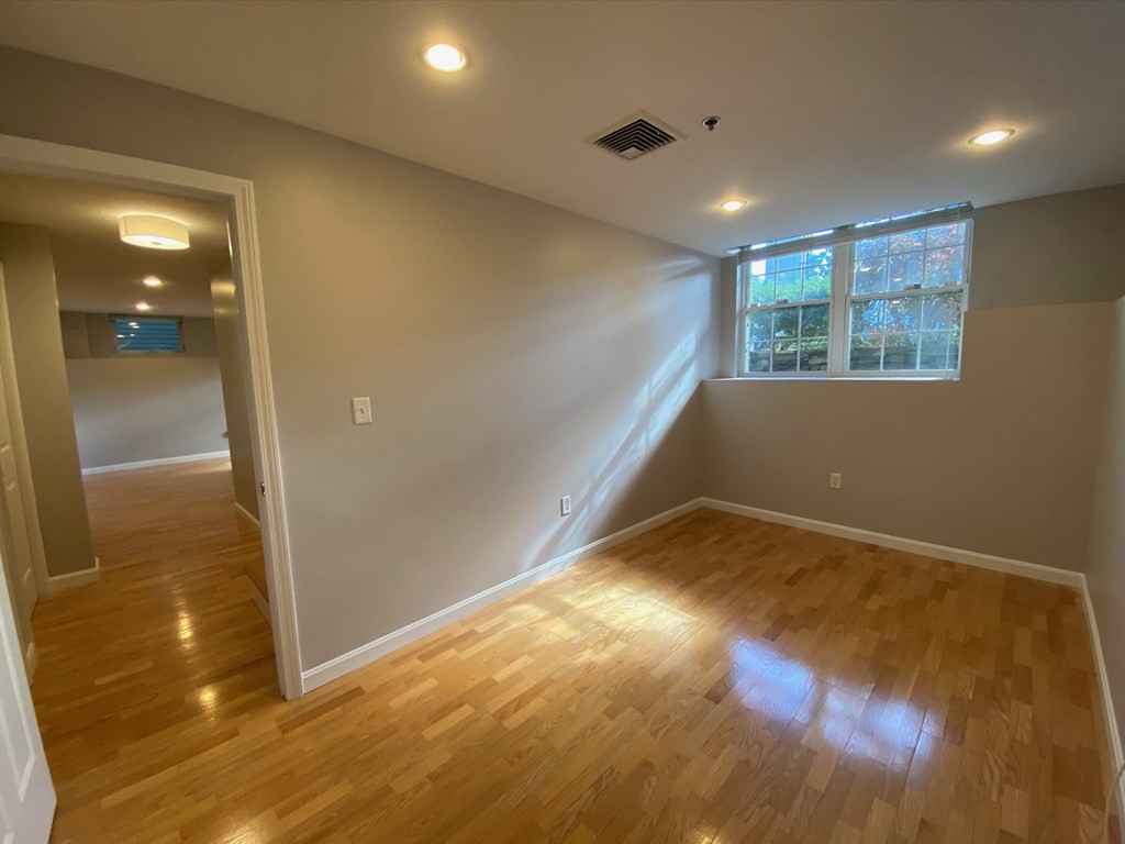 2277 Massachusetts Ave, North Cambridge