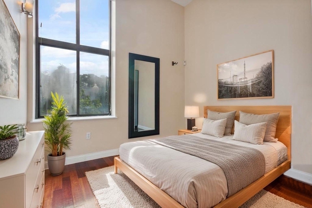 841 Parker St, Mission Hill