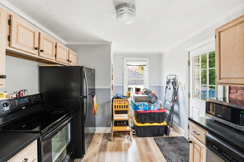 181 Park St, North Attleboro