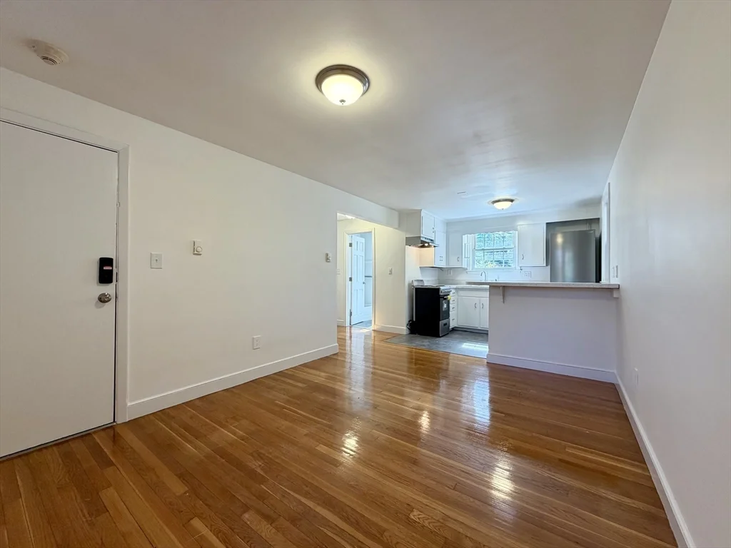 15 Park Ave, Foxboro