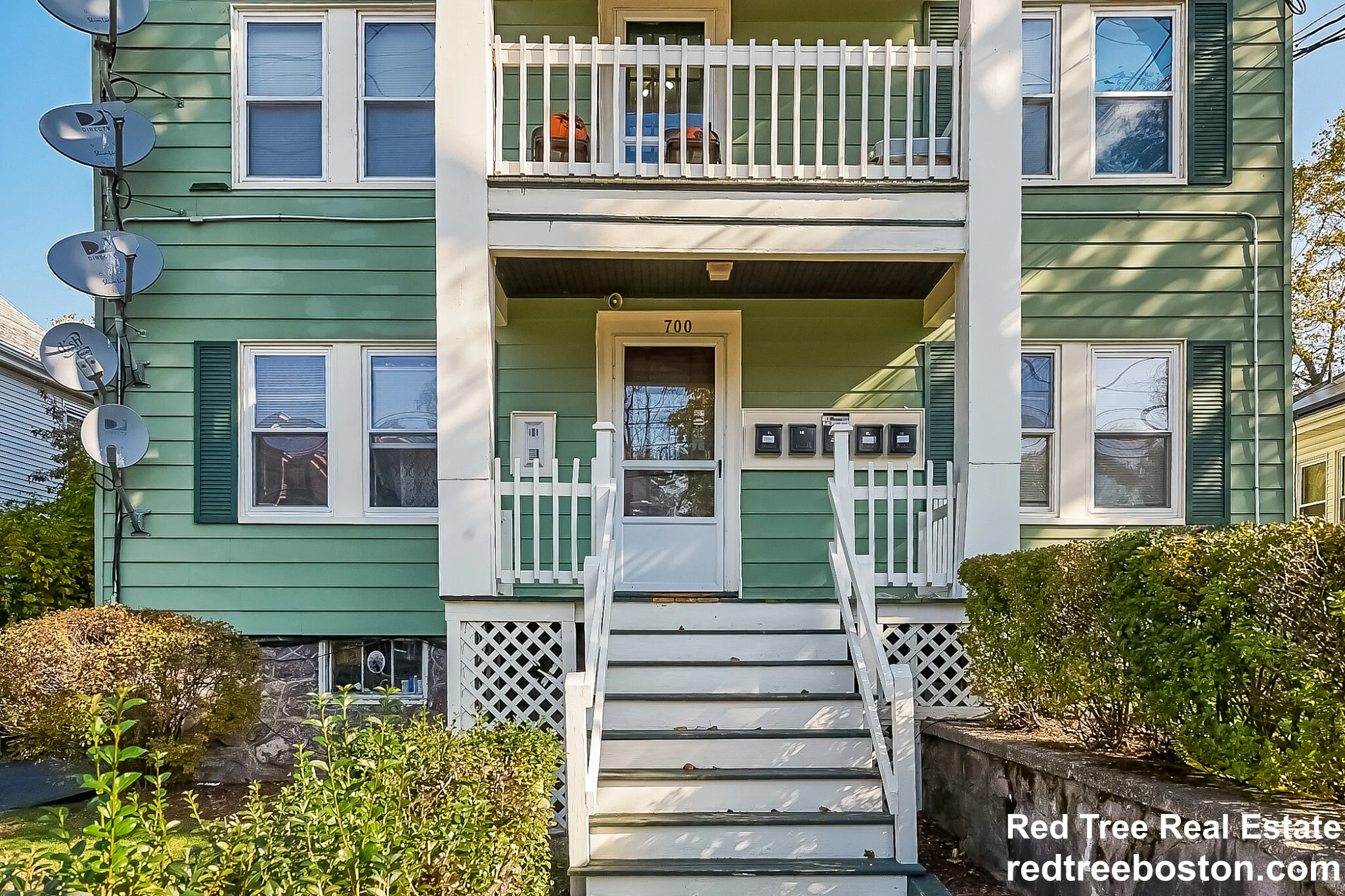 700 Metropolitan Ave, Hyde Park