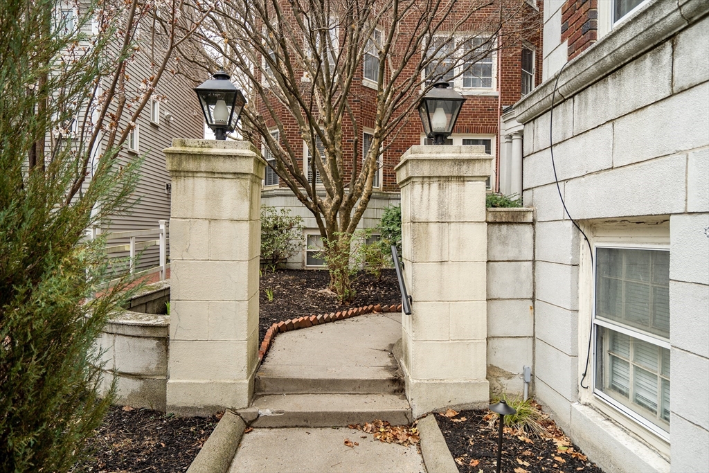 41 Bowdoin St, Neighborhood Nine