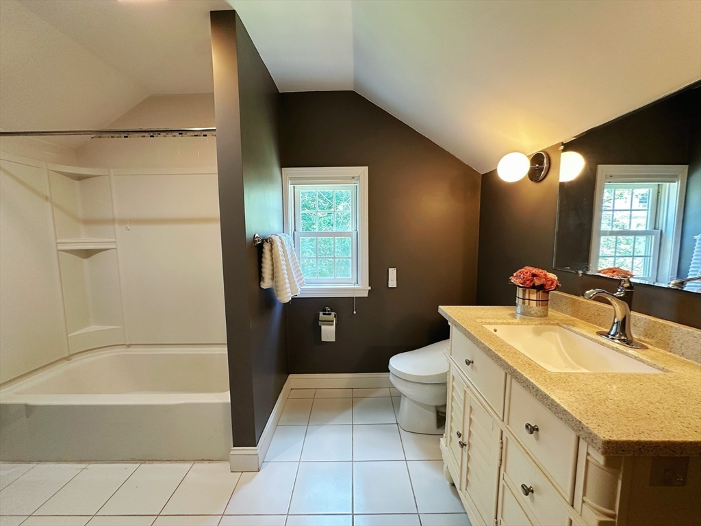 14 French Ave, Wayland