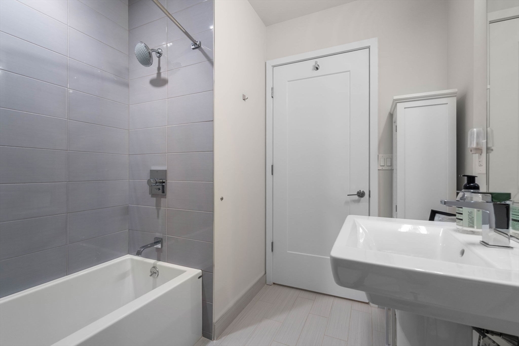 45 W 3rd St, South Boston