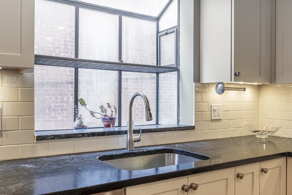 54 Trowbridge, Mid-Cambridge