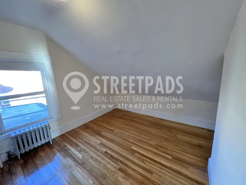 381 Harvard St, Mid-Cambridge