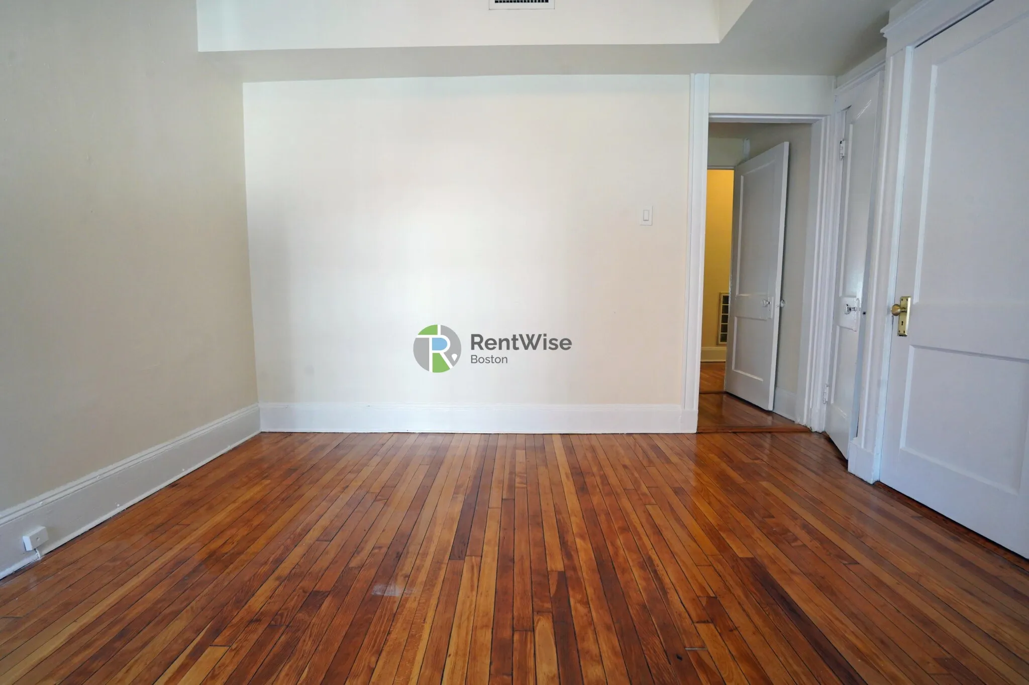 24 Hamilton Rd, North Brookline