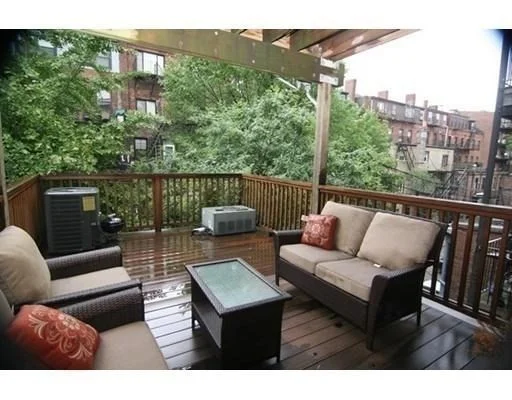 43 E Springfied, South End