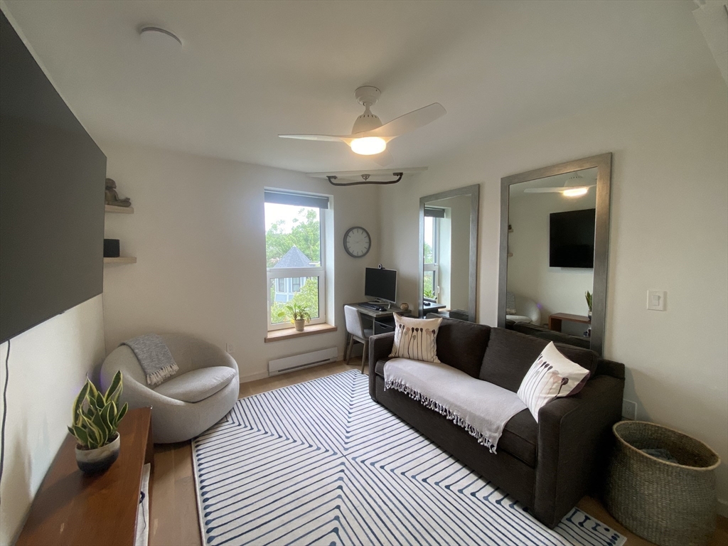 78 Fort Ave, Roxbury