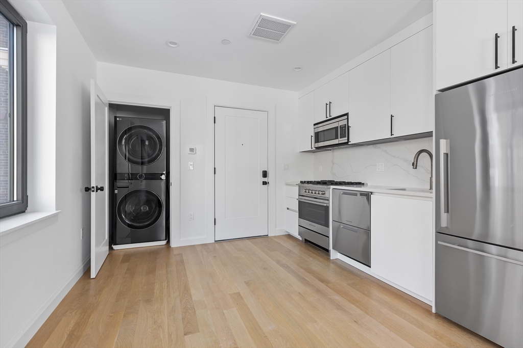 1618 Beacon St, Brookline