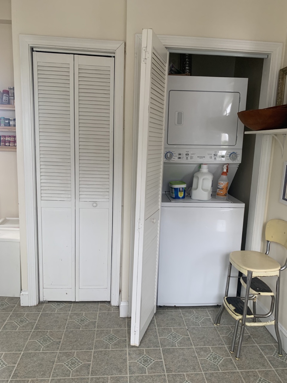 6 Nevada Ave, Ward Two