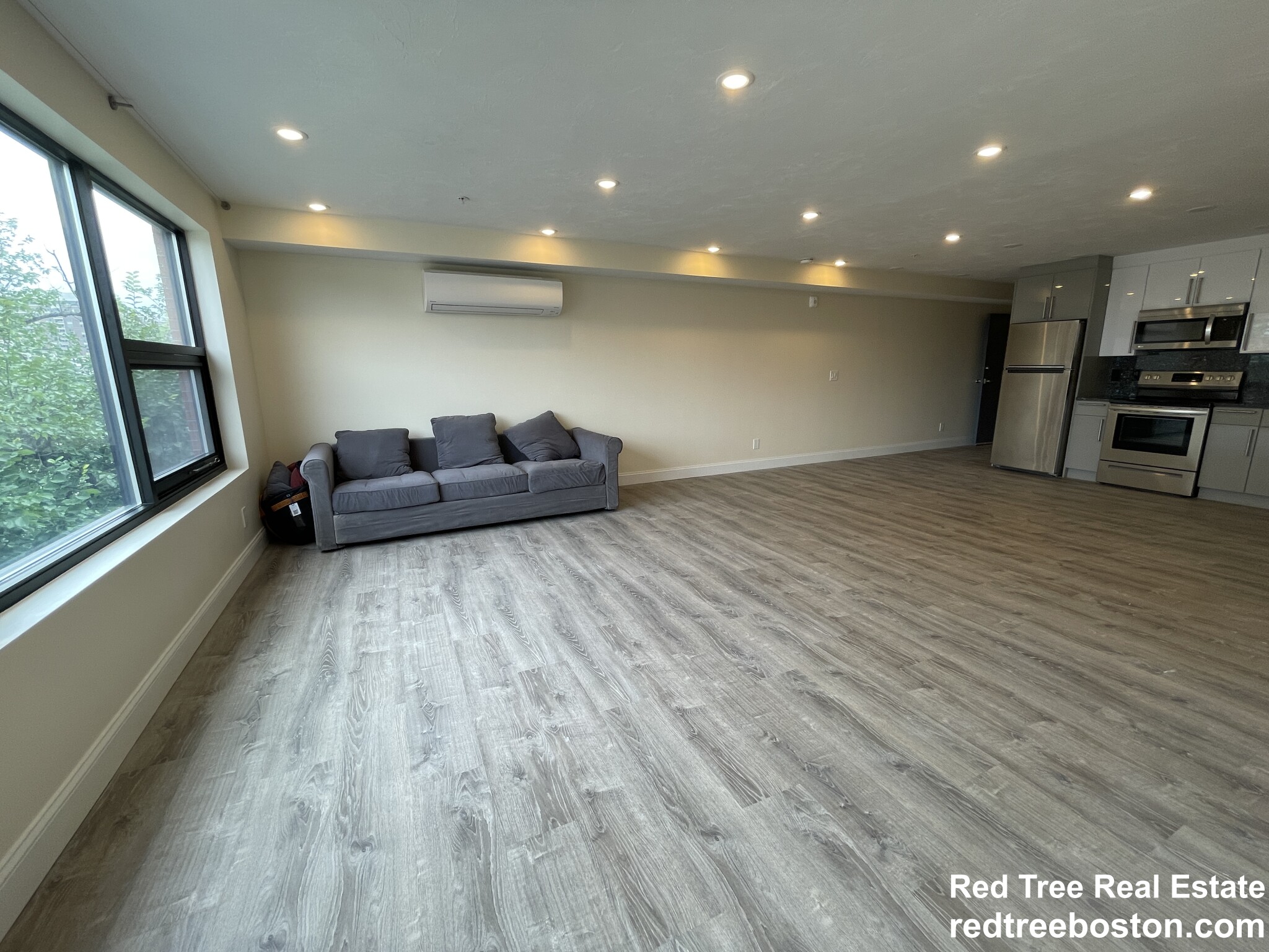 1028 Commonwealth Ave, Boston