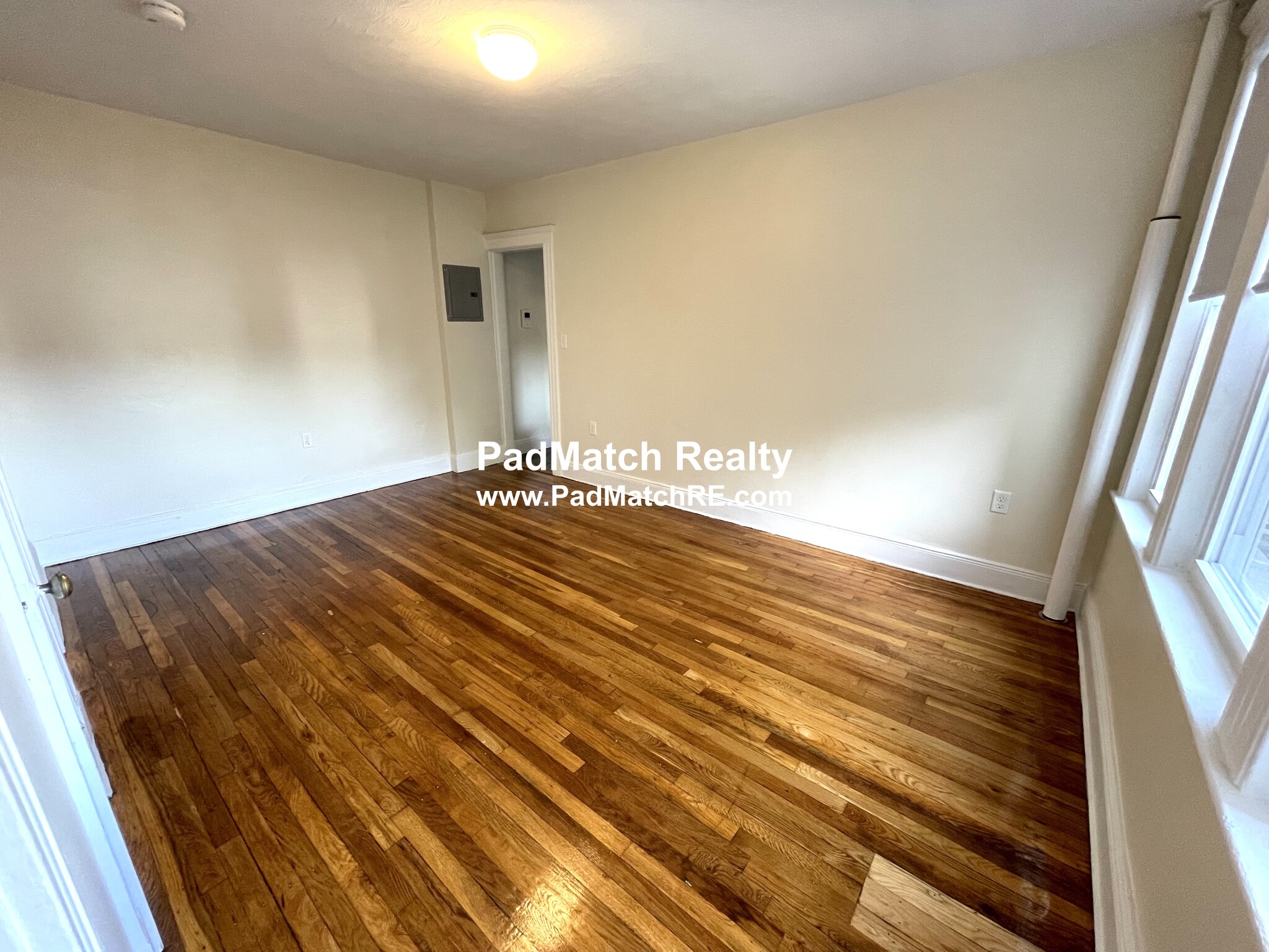 1626 Commonwealth Ave, Brighton