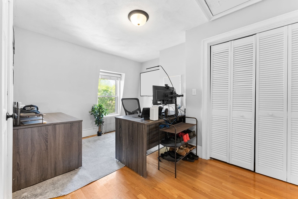 9 Gates St, South Boston