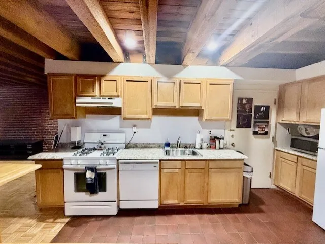 57 Fulton St, North End