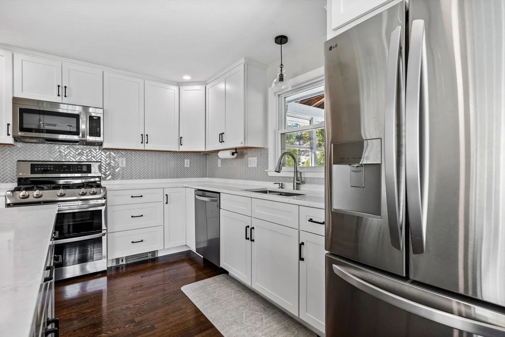 193 Bonham Rd, Dedham