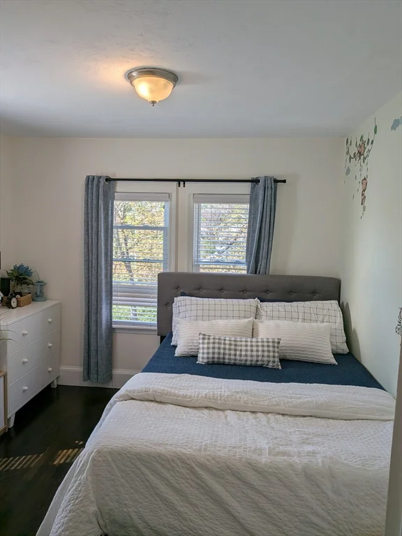 98 Rock Glen Rd, Medford