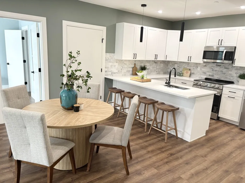 1391 Main St, Walpole