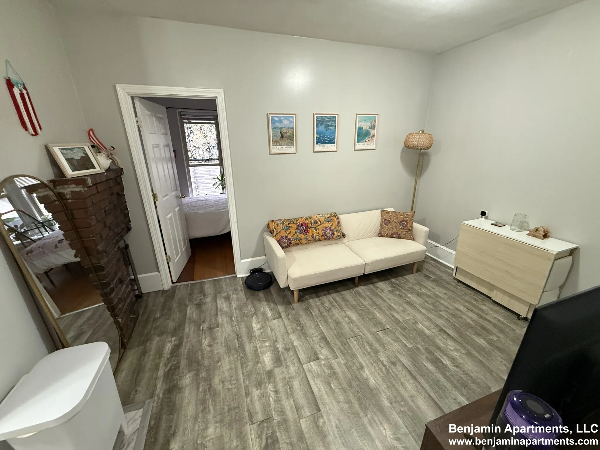 879 Beacon St, Fenway