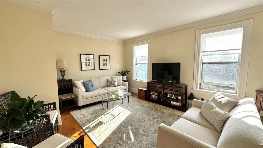 36 Pond St, Marblehead