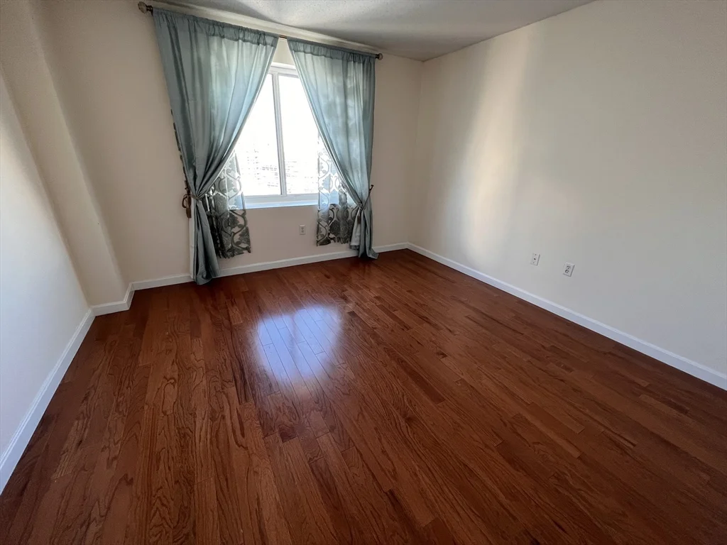 8 Museum Way, East Cambridge